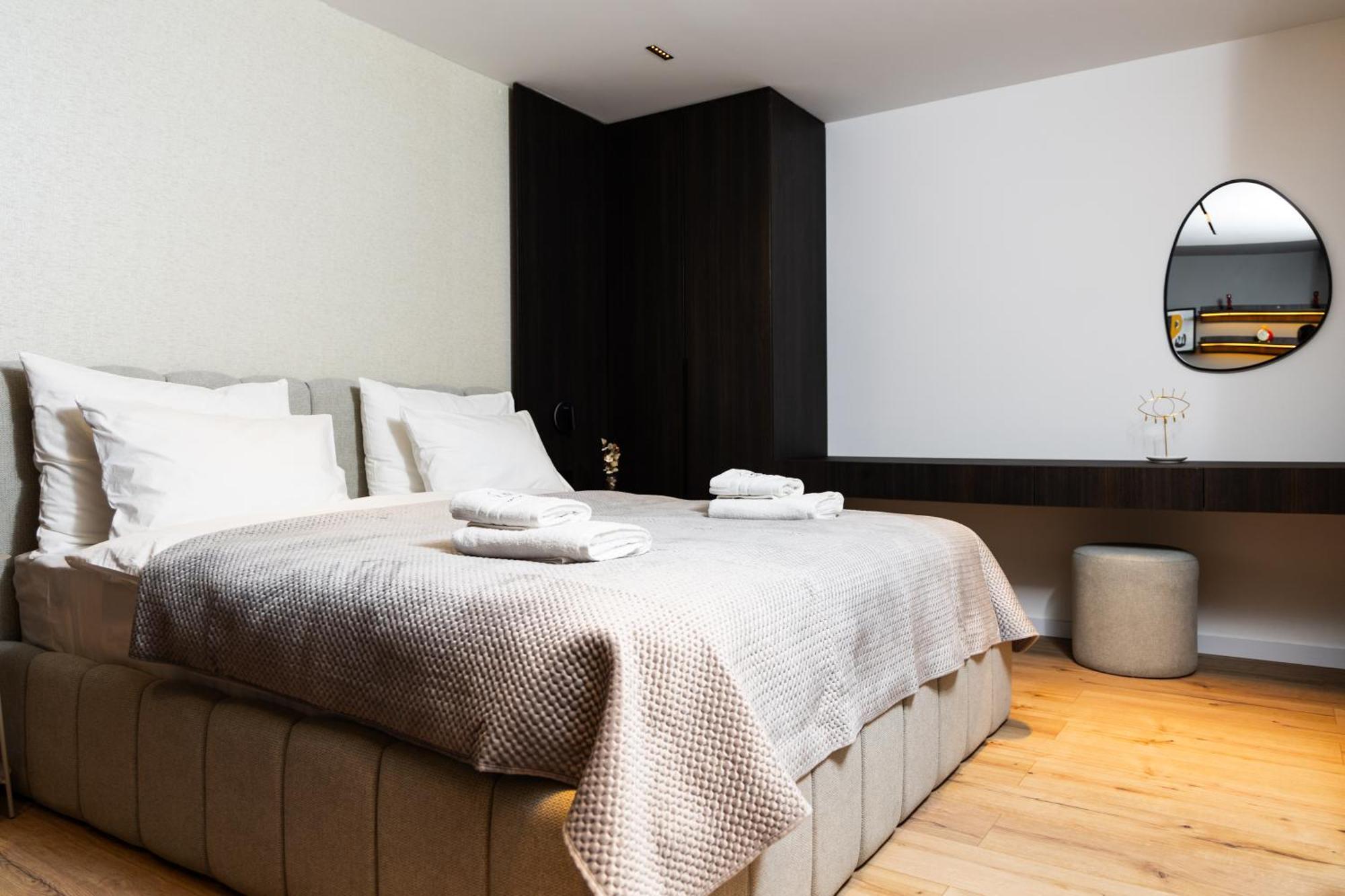 Erika'S Apartments Priştine Dış mekan fotoğraf